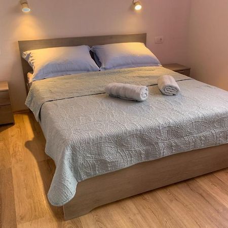 Apartment Lea Mataija Novi Vinodolski Buitenkant foto
