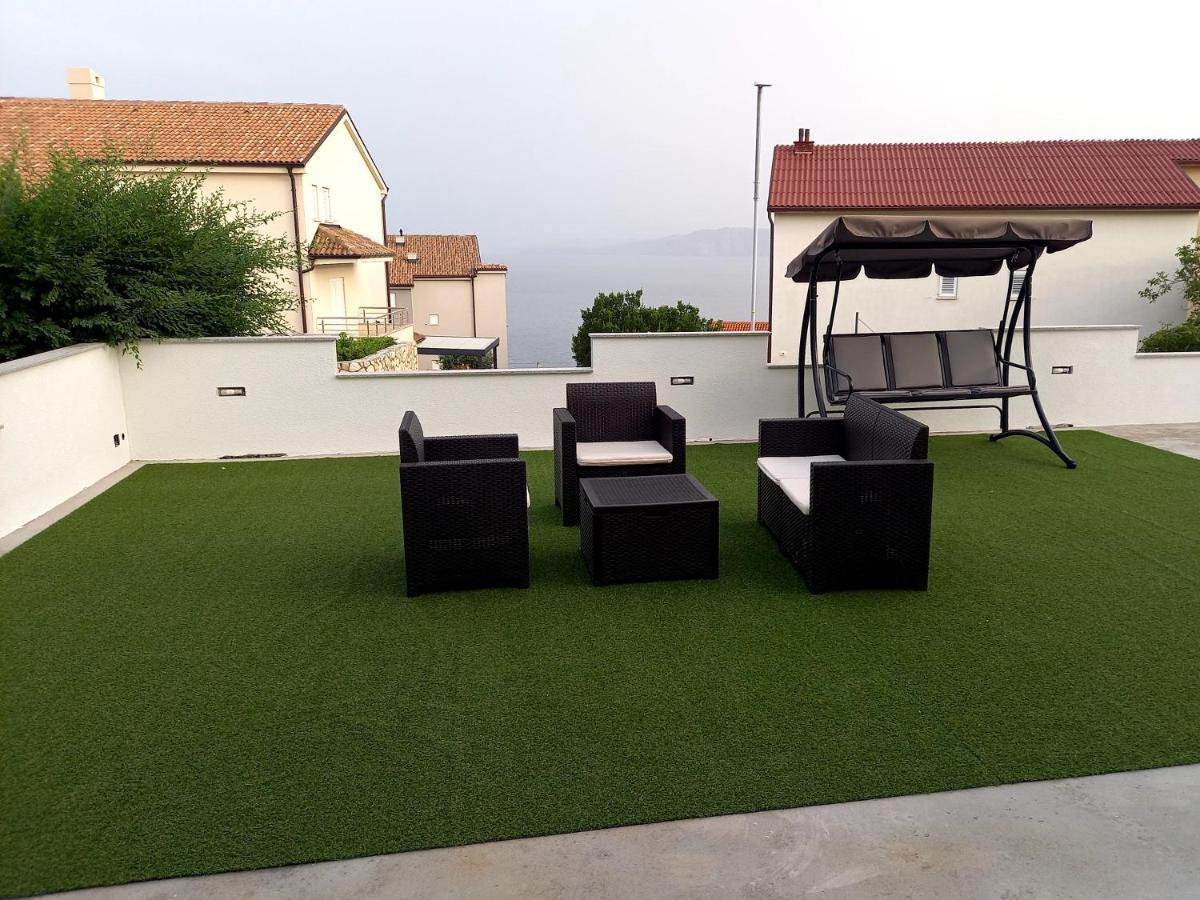 Apartment Lea Mataija Novi Vinodolski Buitenkant foto
